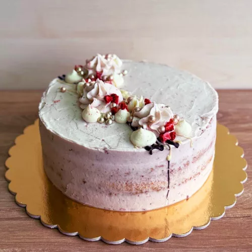 Fehércsokis epres torta 18 szeletes